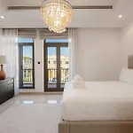 Frond K, Signature Villas, Palm Jumeirah - Mint Stay