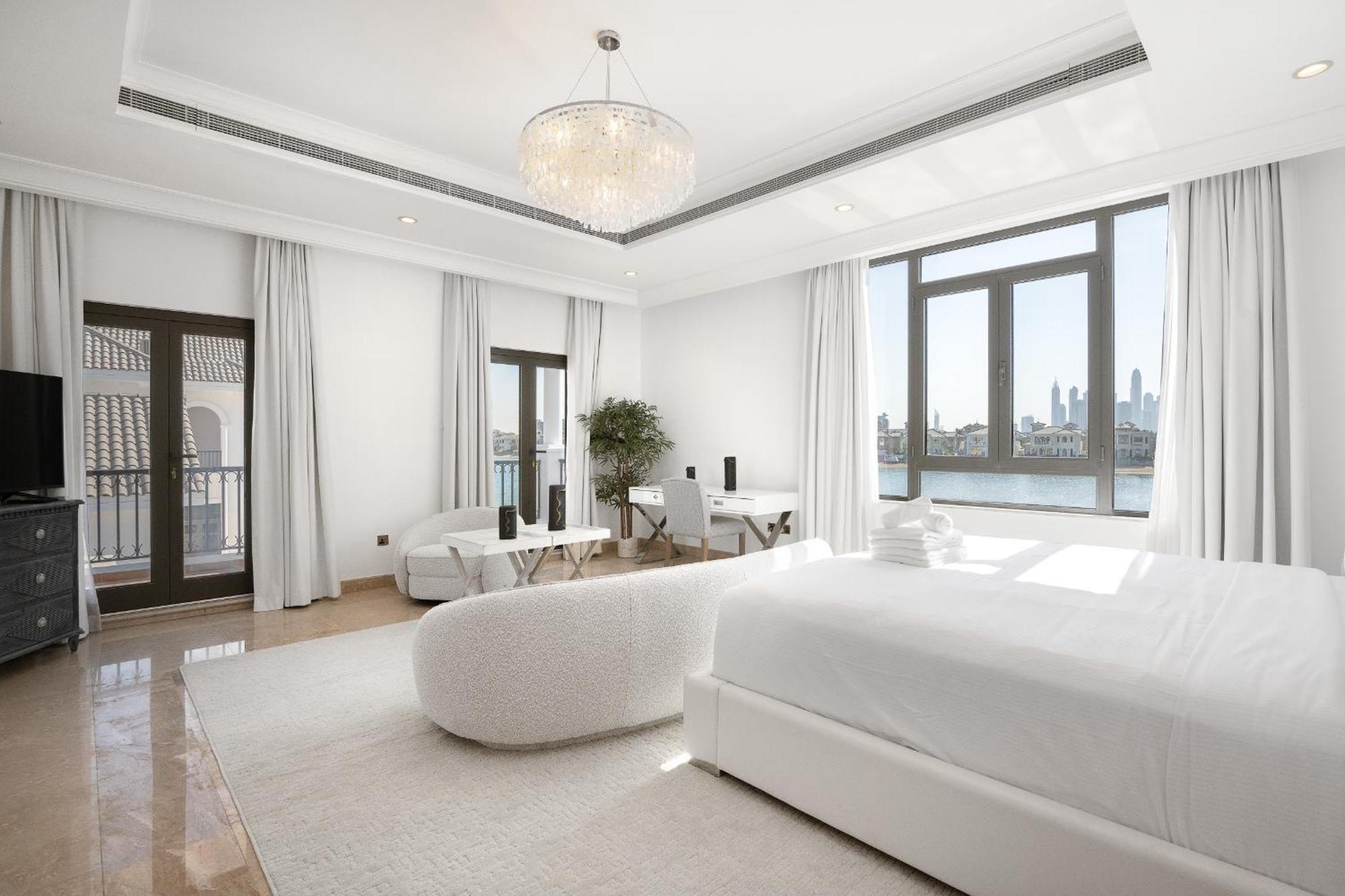 Villa Frond K, Signature Villas, Palm Jumeirah - Mint Dubai